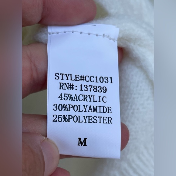 Luna ivy 3 D flowers details cardigan size medium - Picture 8 of 9